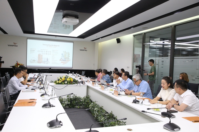 Hội đồng Giám khảo Chung khảo Giải thưởng Quốc gia Bất động sản Việt Nam lần thứ II làm việc CTCP Phát triển Bất động sản Văn Phú缩略图